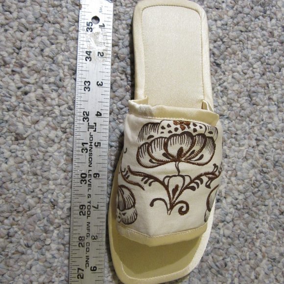 The KoKo Company Slippers - Picture 11 of 11